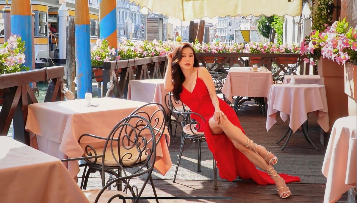 Hiện tại, ngoài tiếp tục tham gia các hoạt động giải trí, hoa hậu kiêm doanh nhân nổi tiếng đang ấp ủ một vài kế hoạch đặc biệt và dự định sẽ chia sẻ rộng rãi đến công chúng vào dịp cuối năm nay.