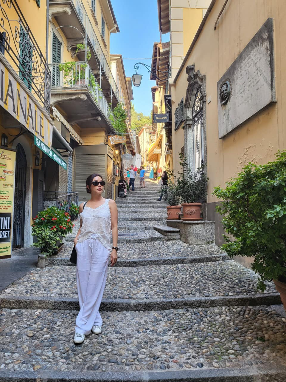 Thành công trong sự nghiệp, Thu Hoài lại khá lận đận chuyện tình duyên.