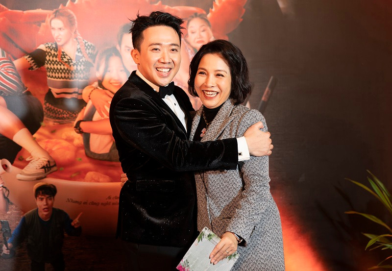 Diva Mỹ Linh đến thưởng thức phim mới của Trấn Thành.