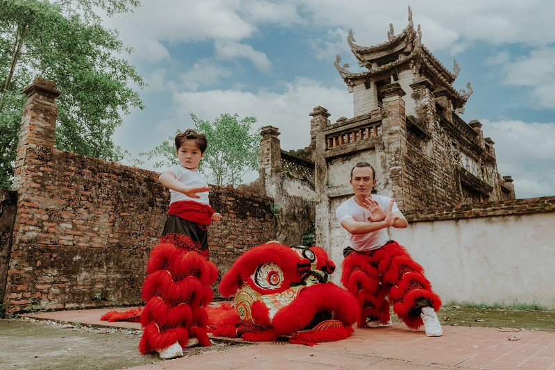 Doãn Quốc Đam cho biết, anh đặc biệt yêu thích loại hình nghệ thuật truyền thống này. Khi còn nhỏ, lần đầu tiên nhìn thấy múa lân trong dịp lễ Trung thu, anh đã mê mẩn, thích thú.