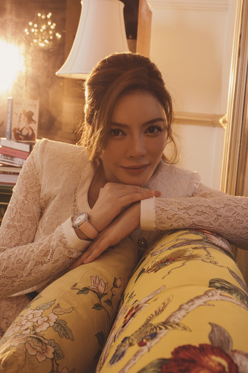 Hơn 10 năm hoạt động showbiz, Lý Nhã Kỳ vẫn giữ được nhan sắc trẻ trung, tràn đầy năng lượng.