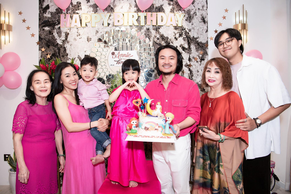 [e-Magazine] Dao dien Hoang Nhat Nam: “Phai lam dam cuoi som thoi, dang gai hoi qua roi!”-Hinh-13