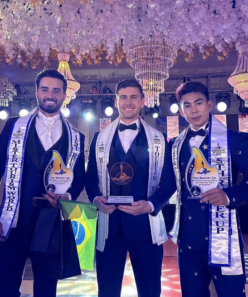 Phung Phuoc Thinh gianh ngoi A vuong Du lich The gioi-Hinh-2