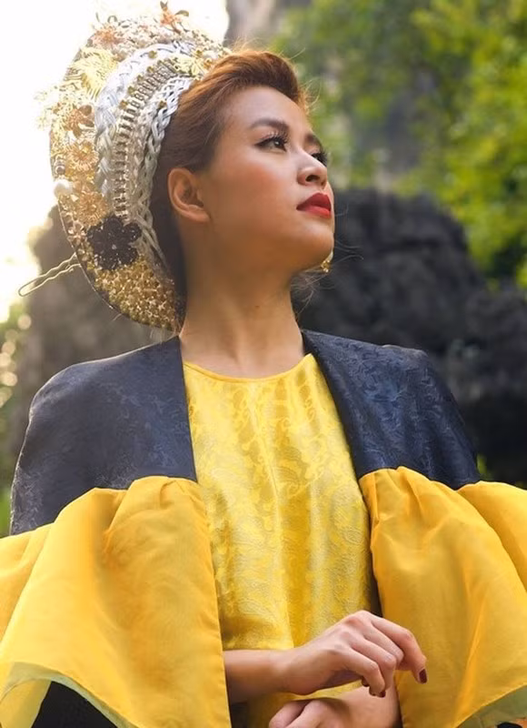 Những năm trở lại đây, Hoàng Thùy Linh liên tục ra mắt các MV thuộc dòng âm nhạc đương đại khai thác chất liệu dân gian. Ảnh: FBNV