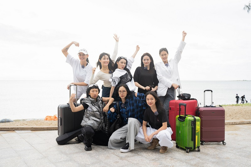 Chương trình Sao nhập ngũ 2023 quy tụ dàn nghệ sĩ gồm: siêu mẫu Võ Hoàng Yến, Hoa hậu Thiên Ân, rapper Mai Âm Nhạc, streamer Linh Ngọc Đàm, cùng các diễn viên: Nhã Phương, Diễm My 9X, Thùy Anh và Trang Hý.