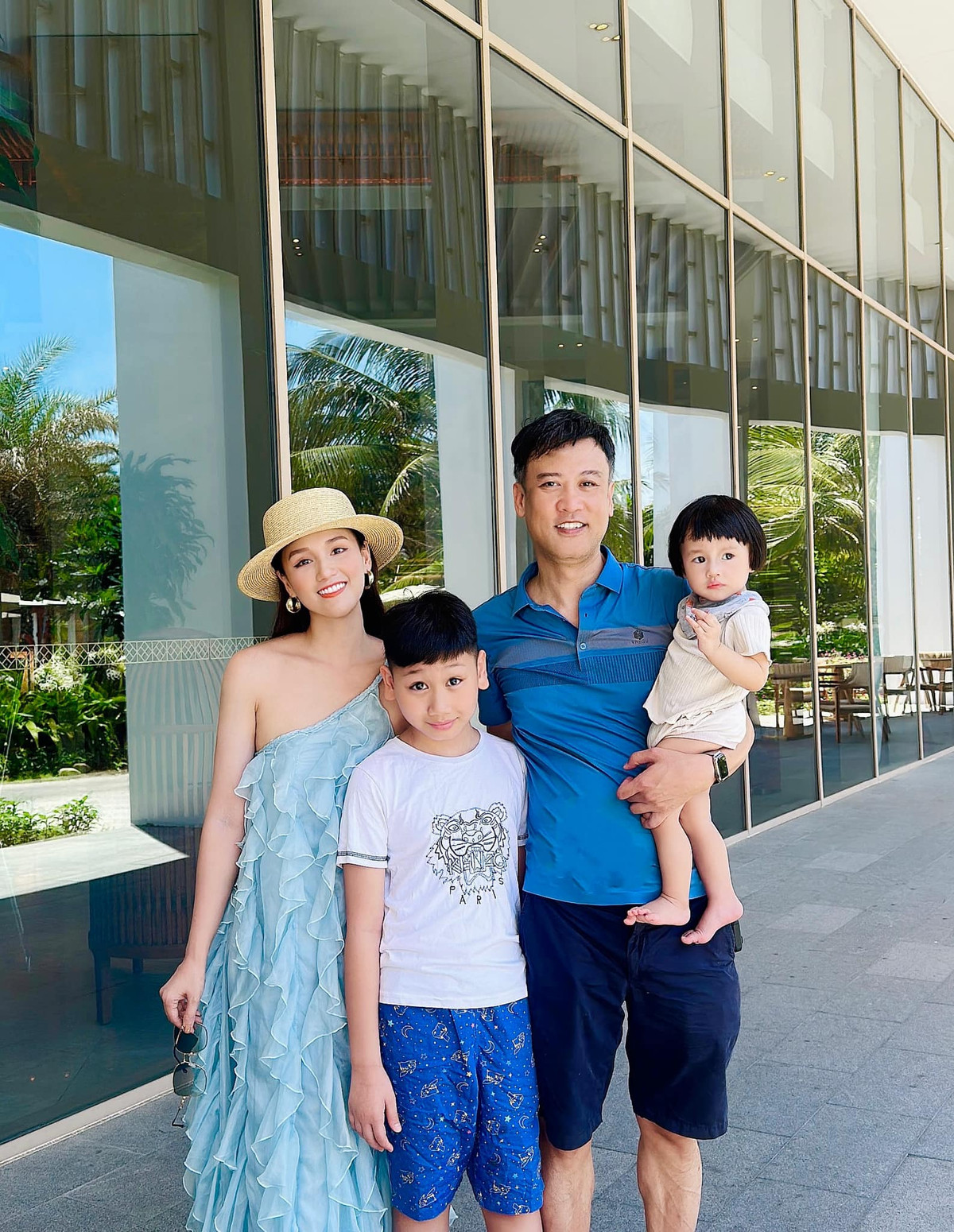 Nhiều cư dân mạng thắc mắc liệu đây có phải là con gái của Lã Thanh Huyền?