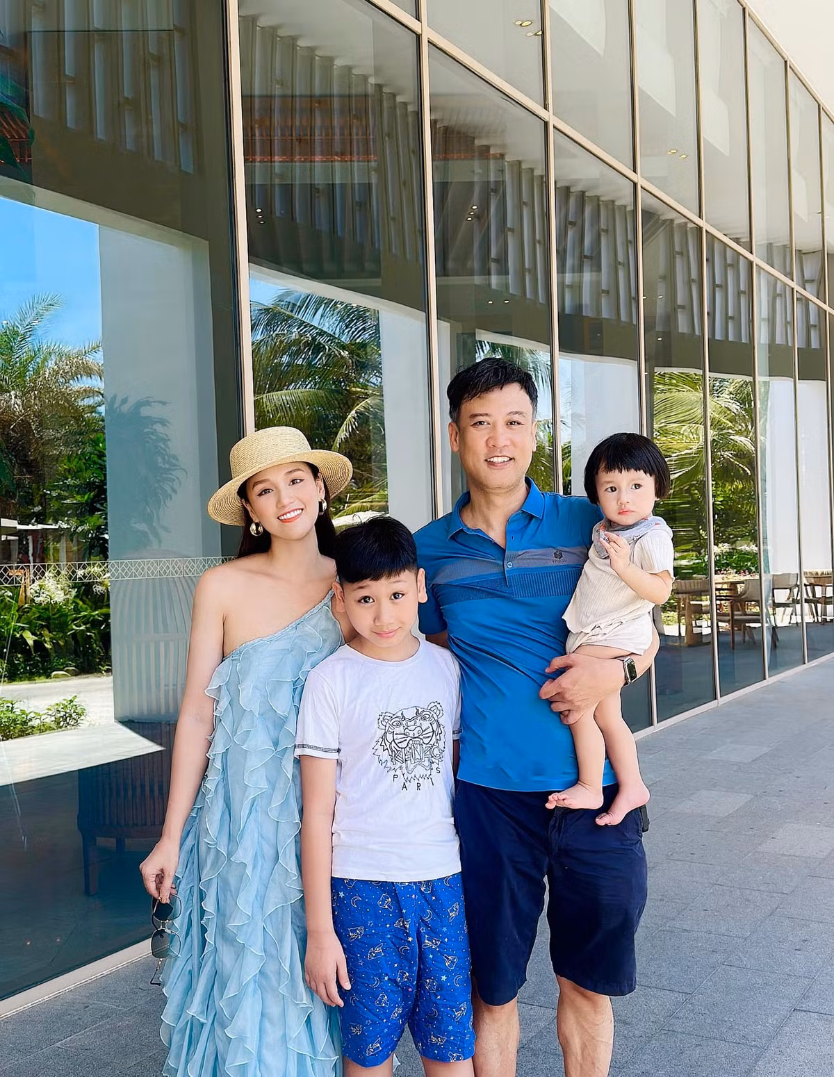 Nhiều cư dân mạng thắc mắc liệu đây có phải là con gái của Lã Thanh Huyền?