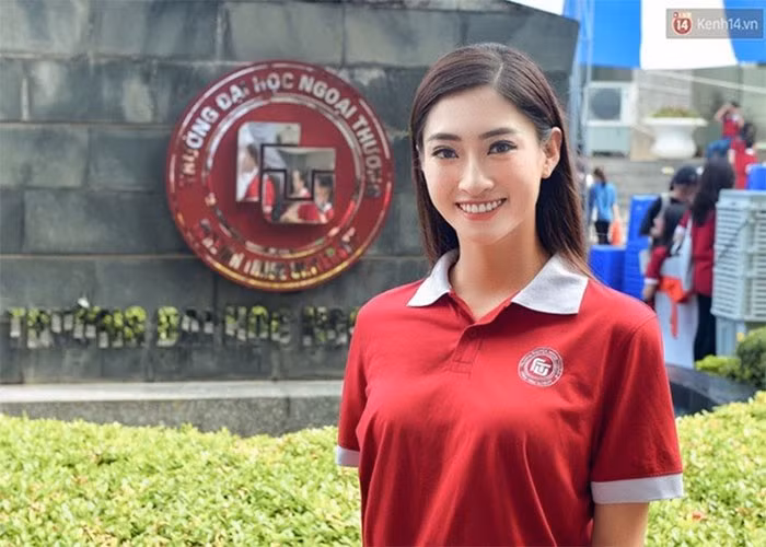 Lên đại học, Lương Thùy Linh là sinh viên lớp Anh 3 - chuyên ngành chất lượng cao kinh tế đối ngoại của Đại học Ngoại thương cơ sở Hà Nội. (Ảnh: Lao động)