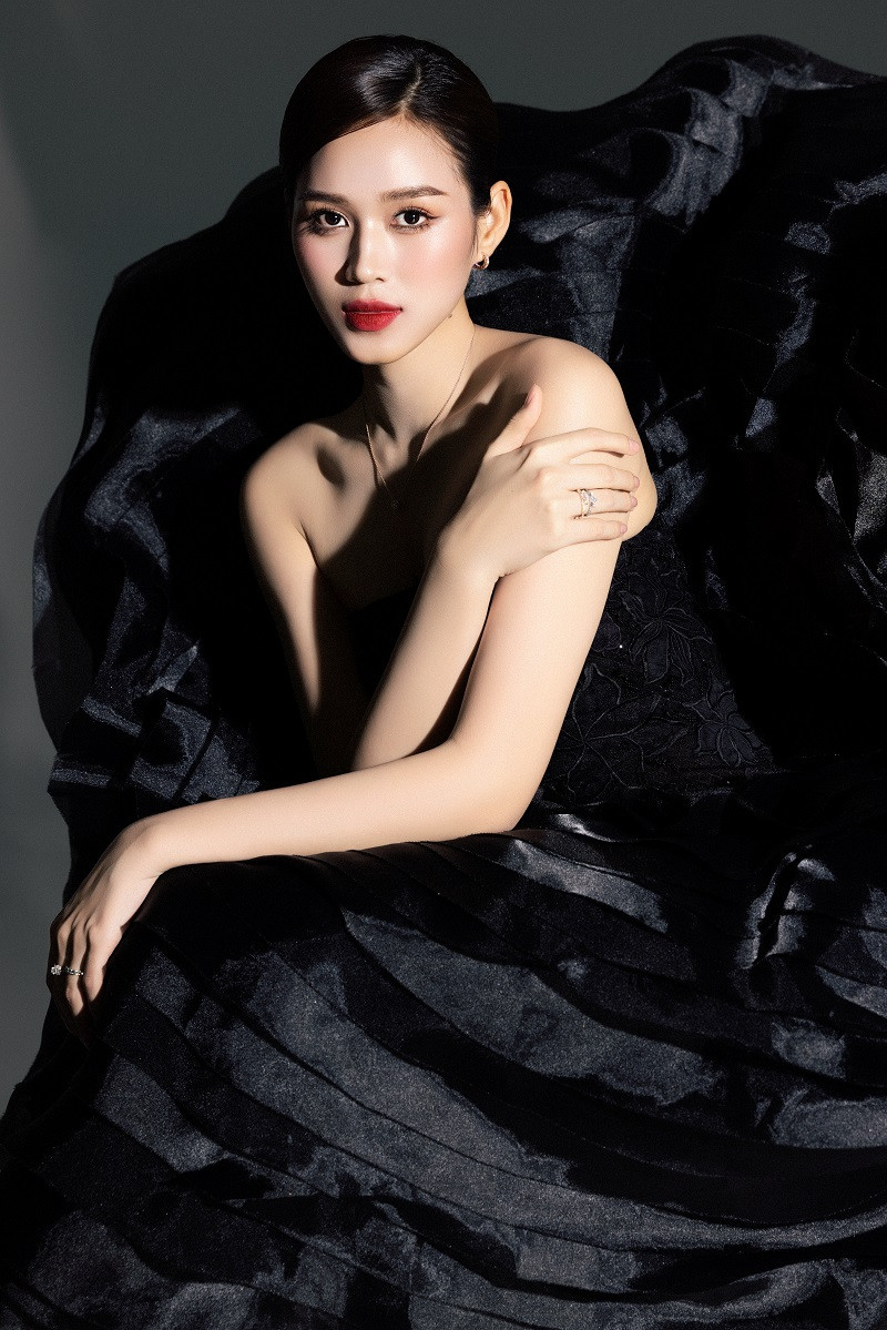 Lịch làm việc và rèn luyện khá dày đặc nhưng Đỗ Hà còn tiết lộ, cô chuẩn bị trở thành đồng sáng lập cho một thương hiệu spa - thẩm mỹ tại Hà Nội.