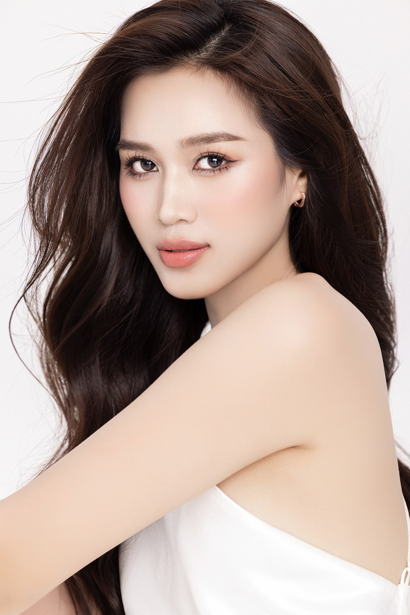 Hoa hậu Đỗ Thị Hà cũng cho biết, cô không ngại thử thách bản thân bằng việc tham dự một cuộc thi quốc tế trong thời gian tới nếu có cơ hội và có thể sắp xếp.