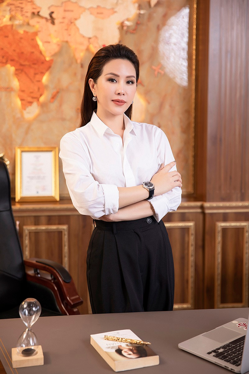 Ngoài là một hoa hậu nổi danh trong giới showbiz, Thu Hoài còn được nhiều người biết đến là một doanh nhân thành đạt.