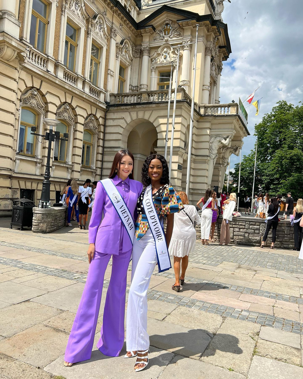 Lần đầu tới Ba Lan, Đặng Thanh Ngân chia sẻ, cô rất thích vẻ đẹp bình yên, thời tiết dễ chịu của mảnh đất này. Mỗi khung cảnh đều đem đến cho cô nhiều cảm xúc.