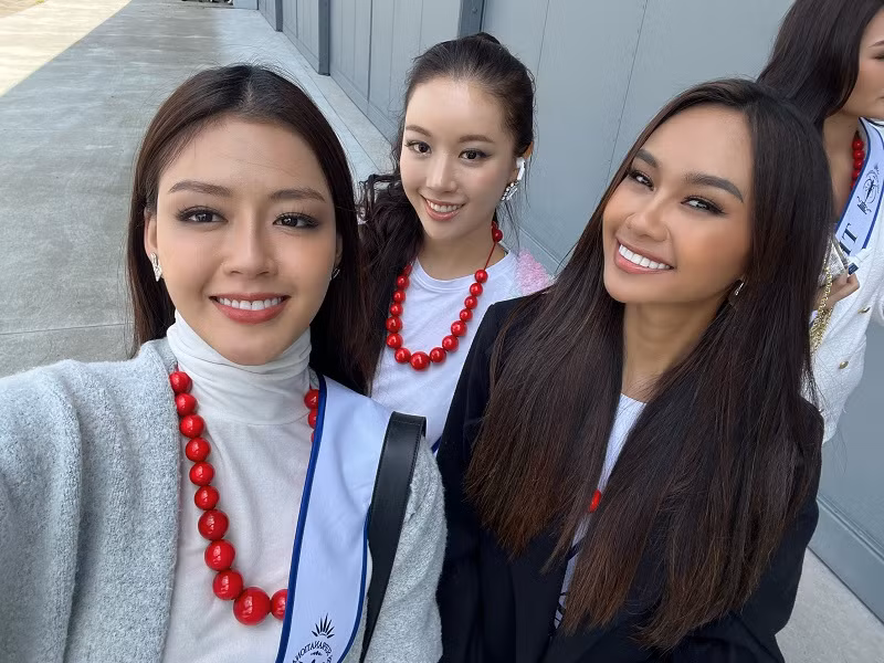 Đặng Thanh Ngân sinh năm 1999 tại Sóc Trăng. Cô sở hữu chiều cao 1m75, cân nặng 55kg, chỉ số ba vòng 85-60-95 cm.