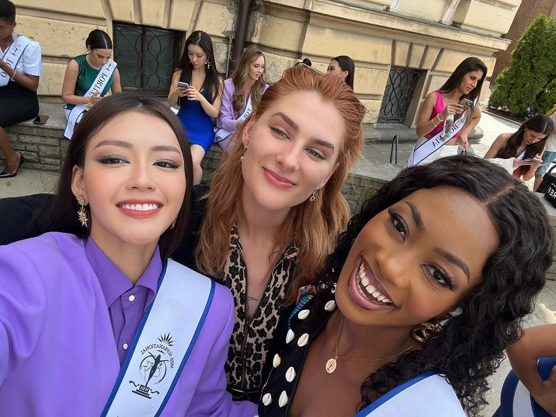 Dang Thanh Ngan xinh dep giua dan thi sinh Miss Supranational 2023