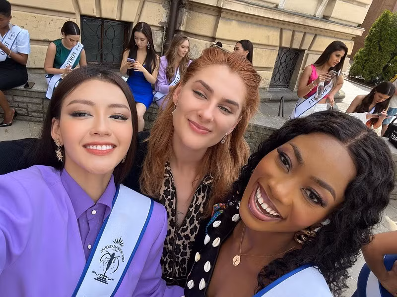 Dang Thanh Ngan xinh dep giua dan thi sinh Miss Supranational 2023