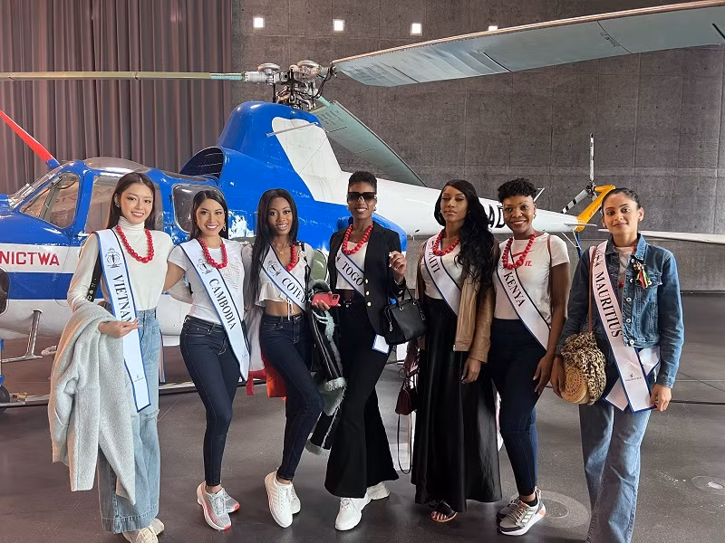 Đặng Thanh Ngân là Á hậu 2 Hoa hậu Đại dương 2017, Hoa khôi Sinh viên thanh lịch thành phố Cần Thơ 2017, là “Ngôi sao danh vọng - Leading Stars 2018”.