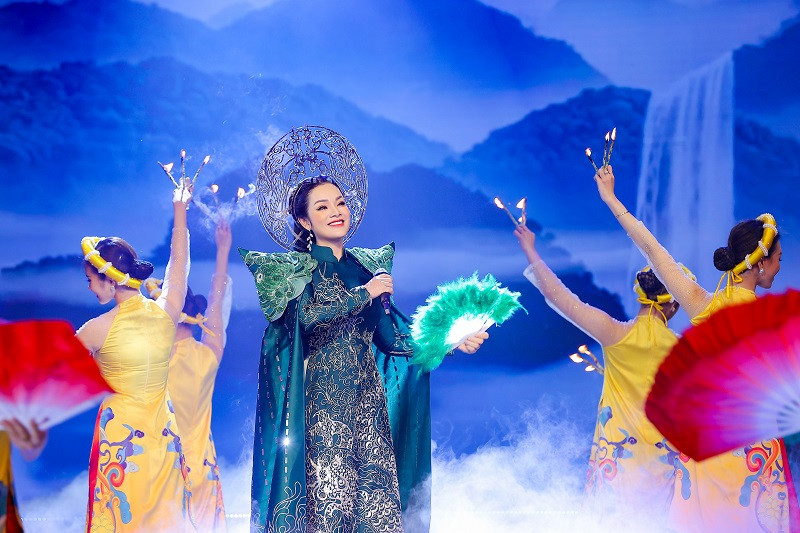 Tan Nhan da tai khien khan gia say long, nuc no khen