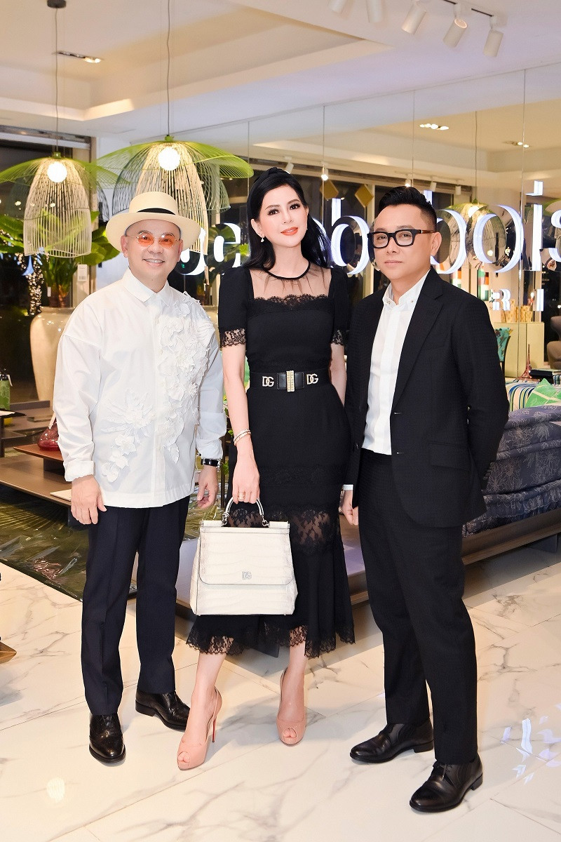 Mẹ chồng Hà Tăng hội ngộ NTK Công Trí ở sự kiện.