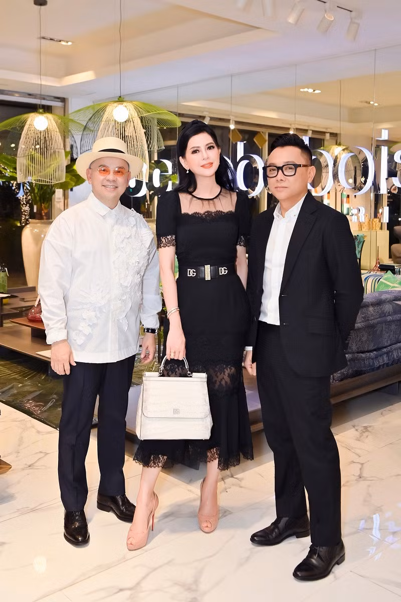 Mẹ chồng Hà Tăng hội ngộ NTK Công Trí ở sự kiện.