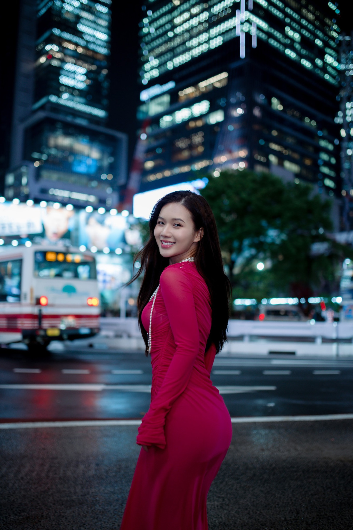 Ngọc Anh sở hữu nhan sắc xinh đẹp, vóc dáng gợi cảm với ba vòng hút mắt.