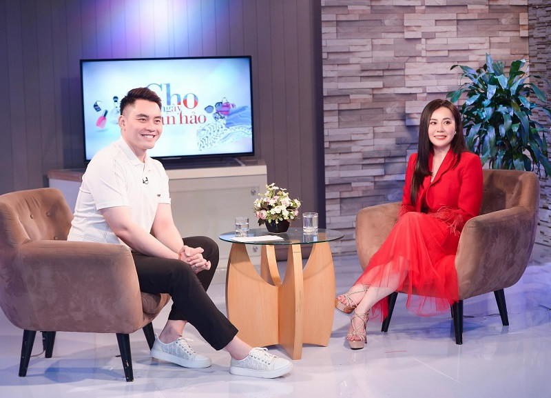 Hoa hau Phan Kim Oanh tung tram cam vi noi dau mat con-Hinh-2