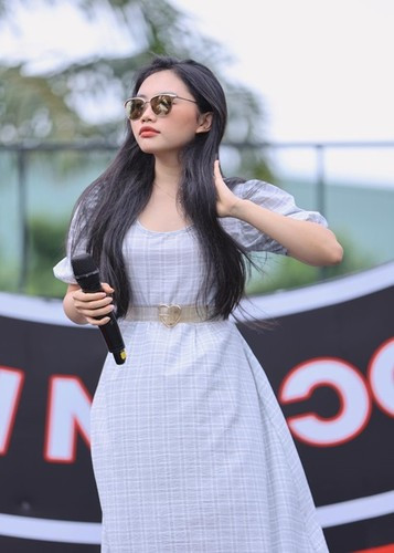 Khi bắt đầu hoạt động độc lập, Phương Mỹ Chi tập trung vun đắp các mối quan hệ trong công việc lẫn đời sống cá nhân. Ảnh: FBNV