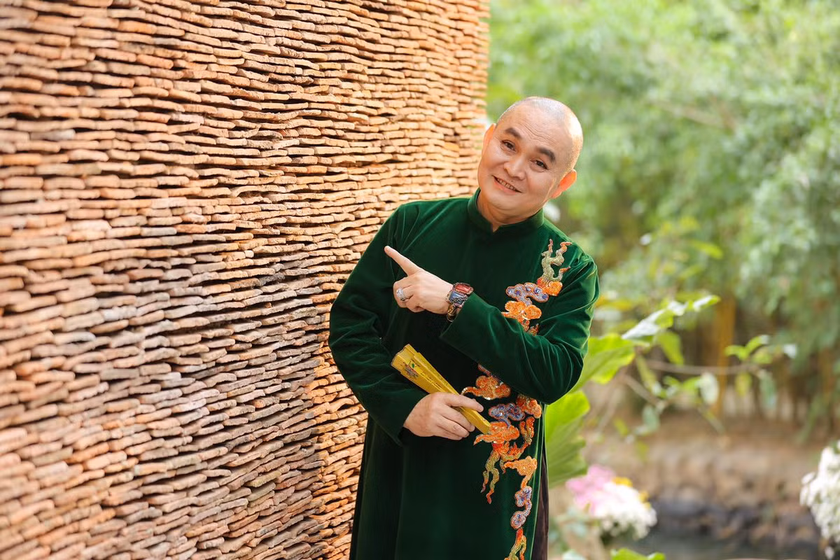 Bộ ảnh Xuân Hinh làm mẫu khiến fan thích thú.