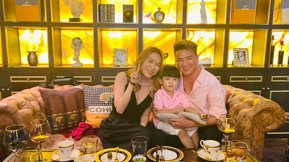 Đặc biệt, khoảnh khắc Mỹ Tâm chụp ảnh cùng Đàm Vĩnh Hưng và Polo Huỳnh khiến khán giả thích thú.