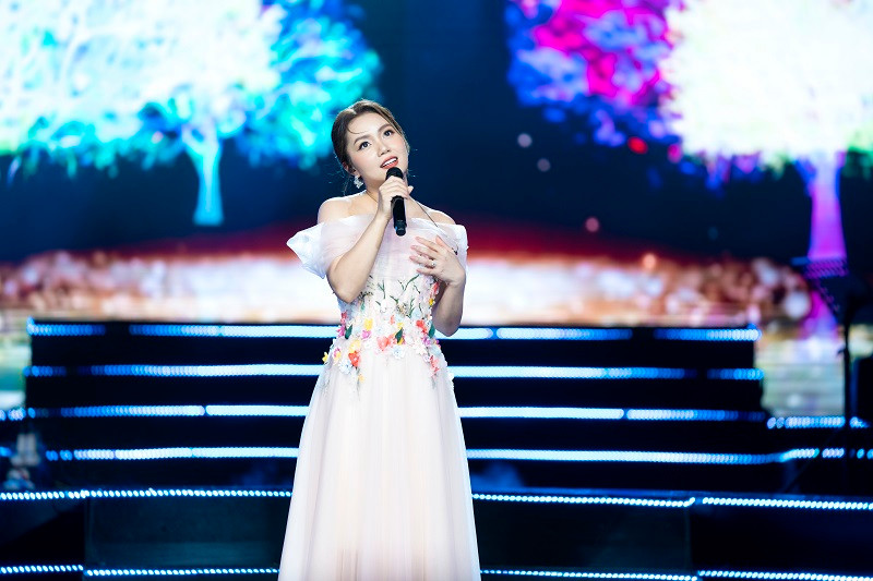 Ngoc Anh - To Minh Duc “dam cuoi” tren san khau “Con duong am nhac”-Hinh-2