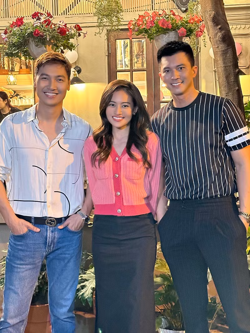 Đối với Thùy Anh, điều đặc biệt nhất của "Đừng nói khi yêu" là cô được cùng cả đoàn xem tập đầu lẫn tập cuối tại Hà Nội. Quây quần bên nhau chờ đón những cảnh phim cuối cùng, ai cũng vui và hạnh phúc khi nhìn lại bốn tháng bên nhau nhiều niềm vui, với thành quả được công chúng đón nhận.