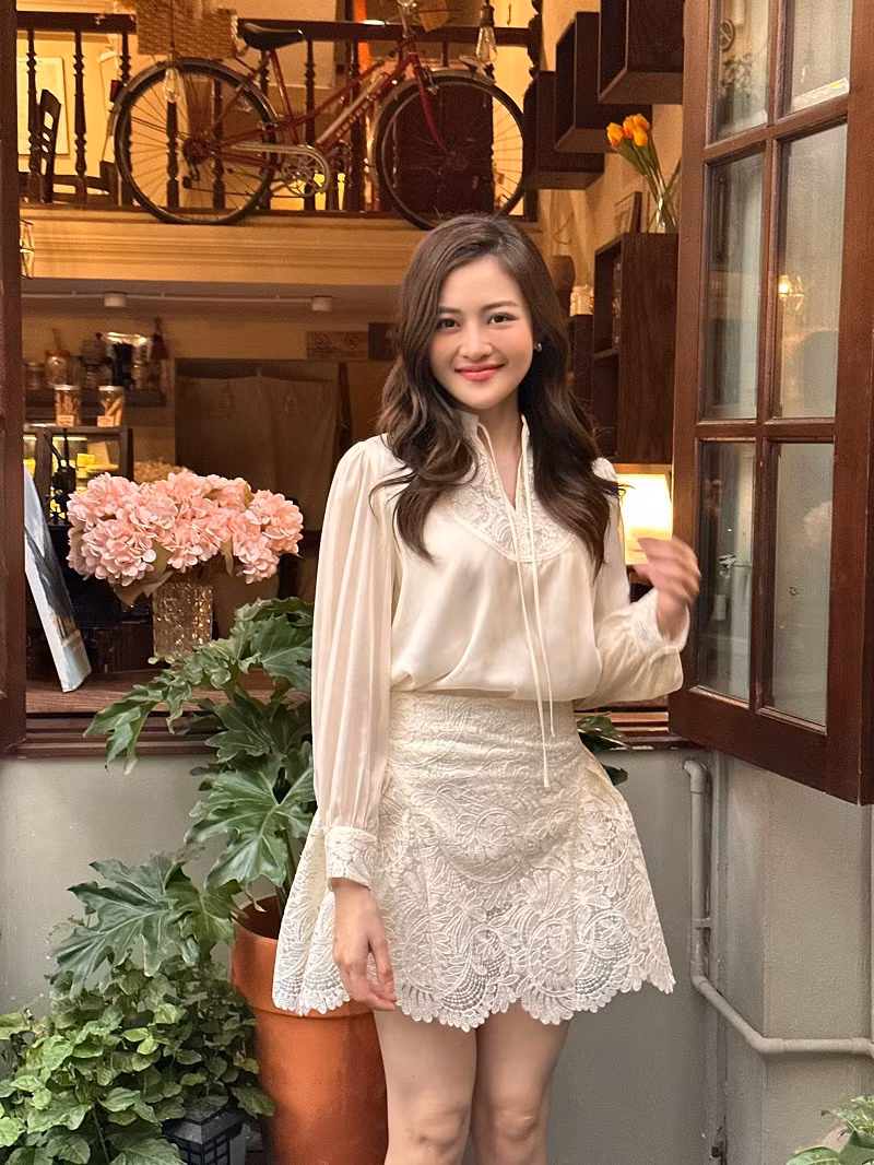 Dù vậy, Thùy Anh tin chắc kết thúc của "Đừng nói khi yêu" làm hài lòng người hâm mộ. Cô không tiếc nuối về kịch bản hay vai diễn, chỉ cảm thấy hụt hẫng vì phim đi đến hồi kết quá nhanh, tập cuối lên sóng chỉ 5 ngày sau khi phim đóng máy.