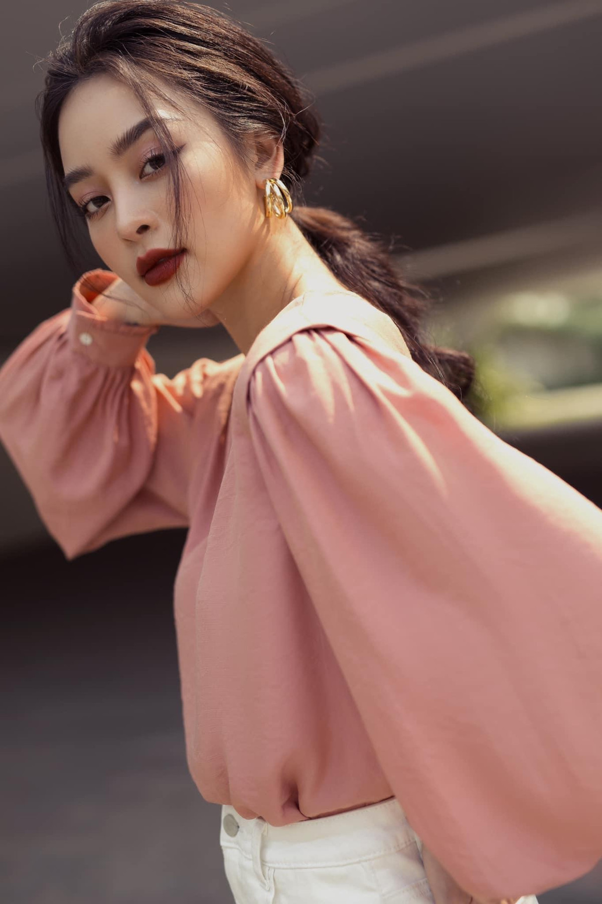 Cận cảnh nhan sắc xinh đẹp của người mẫu ảnh Chi Hoàng.