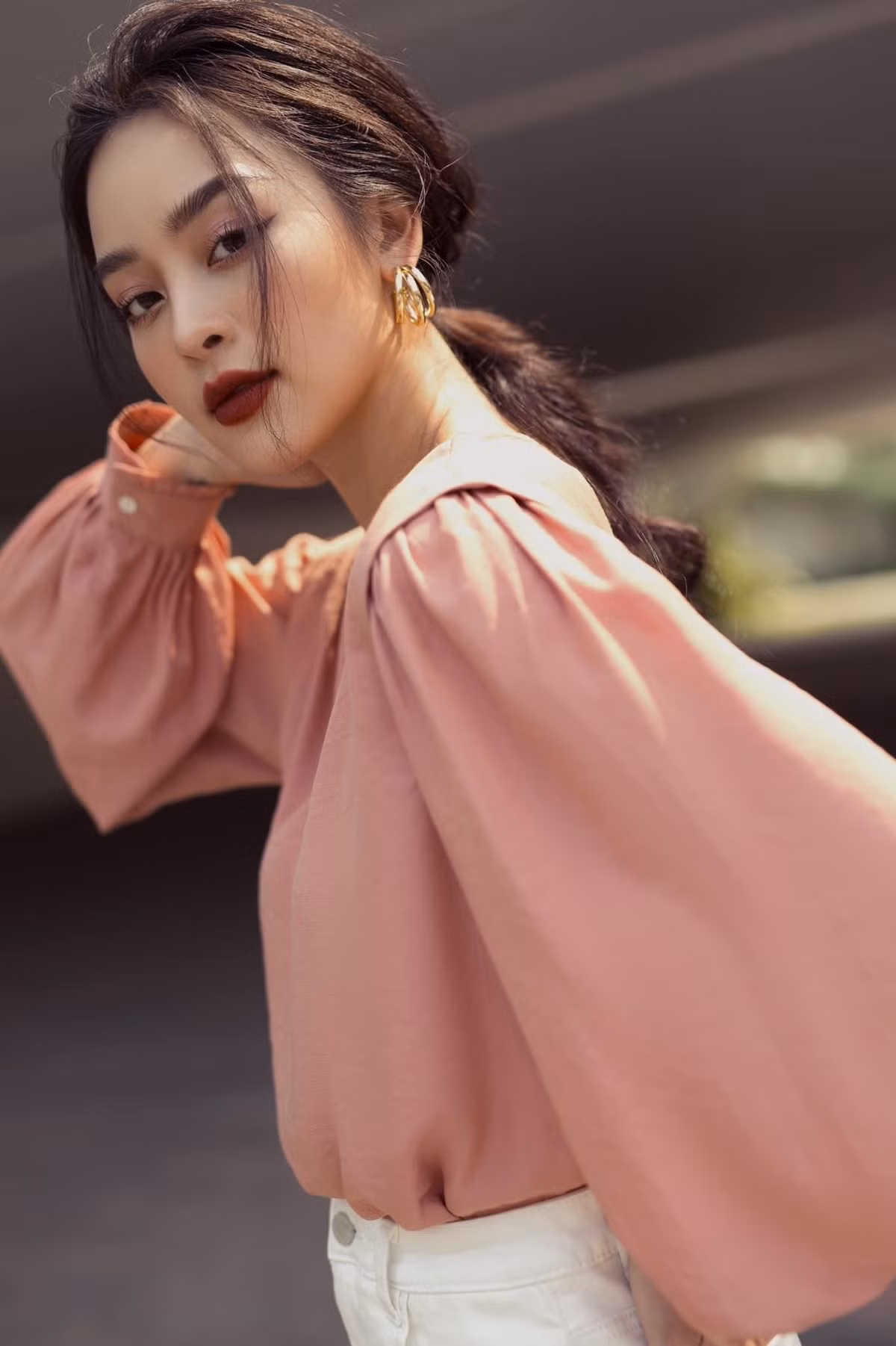 Cận cảnh nhan sắc xinh đẹp của người mẫu ảnh Chi Hoàng.