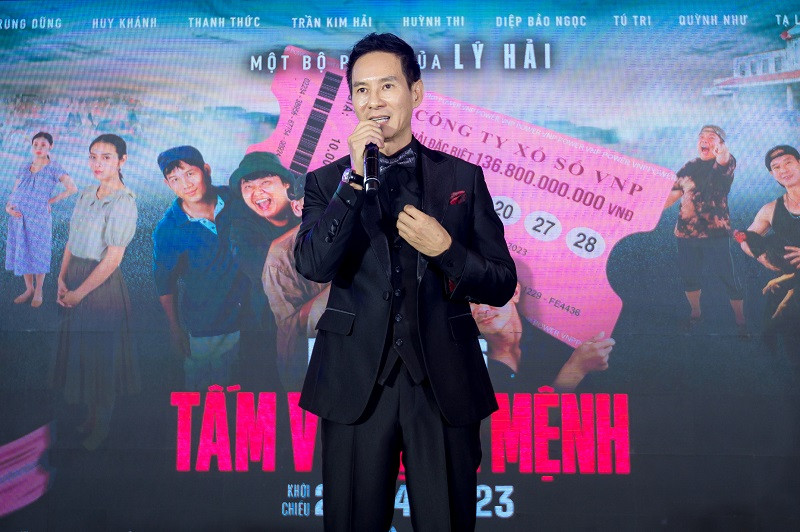 Lý Hải xúc động nói: “Dù Lật mặt ra tới phần 6 rồi nhưng Lý Hải vẫn rất hồi hộp. Những gì Lý Hải có ngày hôm nay đều là nhờ tình yêu thương của khán giả. Lý Hải cũng vừa nhận được một tin vui là dù 3 ngày nữa phim mới công chiếu chính thức nhưng đã bán được gần 70.000 vé. Lý Hải xin cám ơn tình cảm của mọi người từ khi mình còn là ca sĩ tới giờ là đạo diễn, nhà sản xuất”. Anh cũng gửi lời cảm ơn các đơn vị đã đồng hành trong suốt quá trình thực hiện bộ phim.