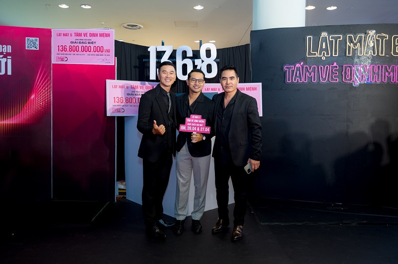 Trung Dũng thì cho rằng cảnh đào mộ là kỷ niệm đáng nhớ nhất khi quay phim: “Thật ra đóng một bộ phim nào cũng có những khó khăn, vất vả và niềm vui riêng. Nhưng trong Lật mặt 6: Tấm vé định mệnh thì có một cảnh quay làm mình nhớ nhất chính là đào mộ trong nghĩa trang. Lúc đó trời vừa tối vừa mưa nên tụi mình vừa lạnh vừa sợ”.