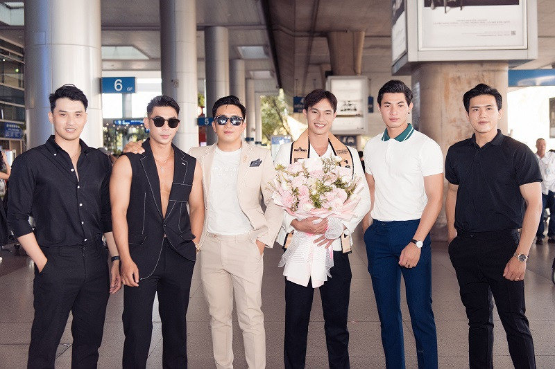 Huỳnh Võ Hoàng Sơn cũng cho biết, danh hiệu này trở thành động lực lớn để anh phát triển sự nghiệp, đồng thời đưa hình ảnh của Việt Nam đến với bạn bè quốc tế thông qua các hoạt động trên vai trò Á vương Du lịch quốc tế.