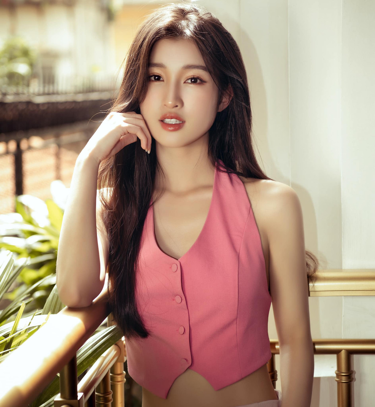 Mỹ nhân xứ Thanh gây mê hoặc người đối diện với nhan sắc trong trẻo, được ví như "thần tiên tỷ tỷ".