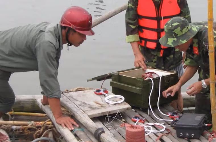 Thiết bị điều khiển nổ được nghiên cứu rất gọn nhẹ, có thể sử dụng, tác nghiệp ở nhiều loại địa hình khác nhau.