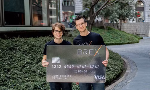 Bo hoc dai hoc, 2 thanh nien khoi nghiep kiem gan 20.000 ty