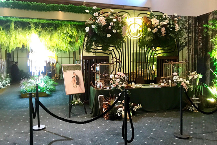 Theo nguồn tin của Zing, Cường Đô la và Đàm Thu Trang chuẩn bị cho hôn lễ trong hơn một năm. Chú rể là người chủ động theo đuổi cô dâu sau khi gặp cô tại quán cà phê mà cả 2 thường ghé qua.