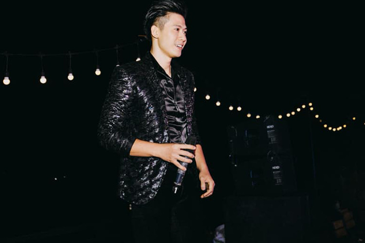 Sở hữu chất giọng nam cao đầy nội lực, giàu cảm xúc, đẹp trai như hot boy, Đức Thịnh được đặt biệt danh là “Hoàng tử Ballad” của Giọng hát Việt.