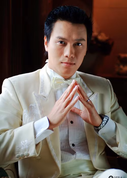 Vẻ ngoài nam tính ngời ngời của Việt Anh giúp anh dễ dàng nhập vai công tử sành điệu, ăn chơi, lạnh lùng.