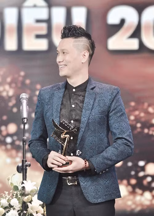  Việt Anh ngoài đời cũng phong độ giống như trong phim.