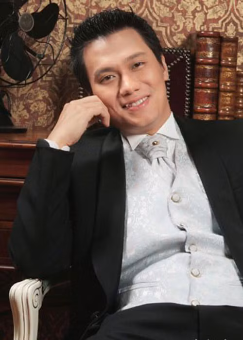 Phan Hải của "Người phán xử" sở hữu gương mặt nam tính, điển trai và chiếc răng khểnh duyên dáng. Ảnh: Infonet