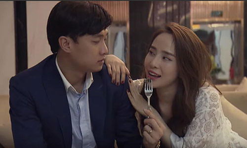 Kho nhu sao Viet dong vai ac: Bi doa giet, chui ca ho... khan gia vo ly!