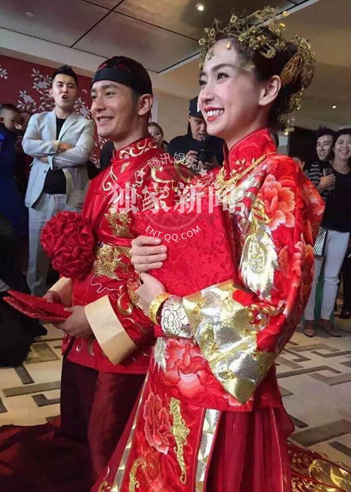 Trước khi tổ chức đám cưới hoành tráng, Huỳnh Hiểu Minh - Angelababy có 6 năm hẹn hò đầy ngọt ngào.