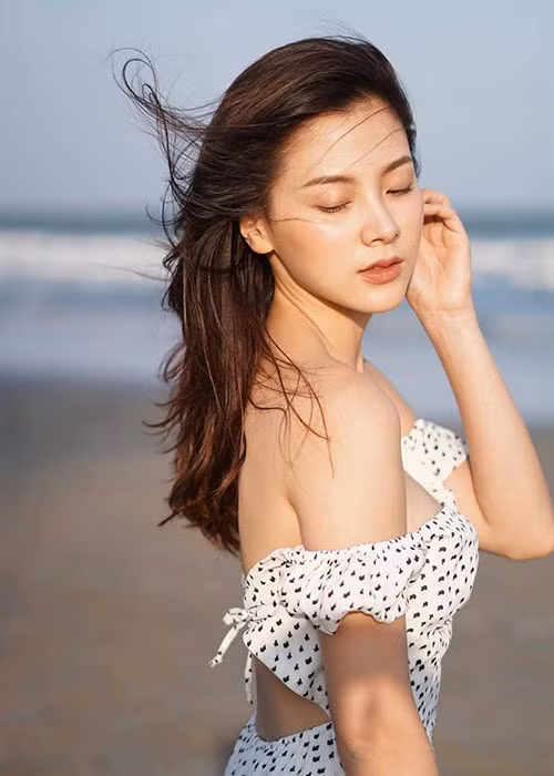 Hiện tại, trang fanpage của nữ diễn viên phim "Chiếc lá cuốn bay" có đến tận hơn 5 triệu lượt thích.