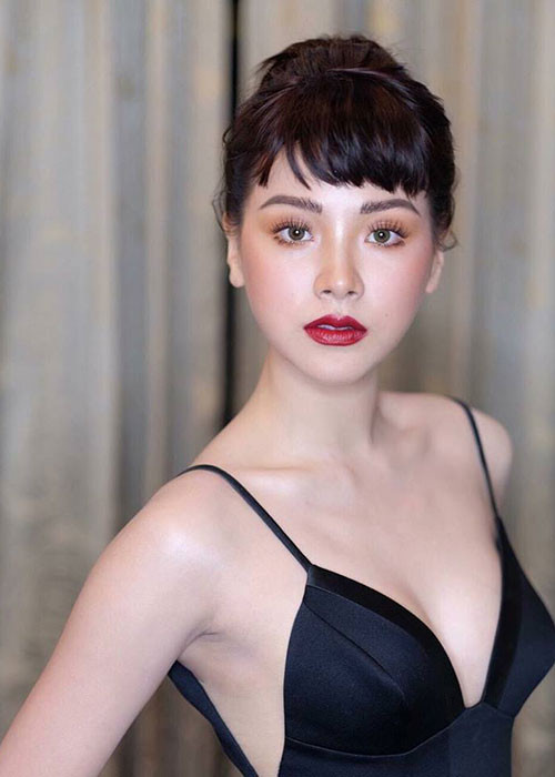 Mỹ nhân Thái Lan khiến fan đứng ngồi không yên với phong cách gợi cảm vừa đủ.