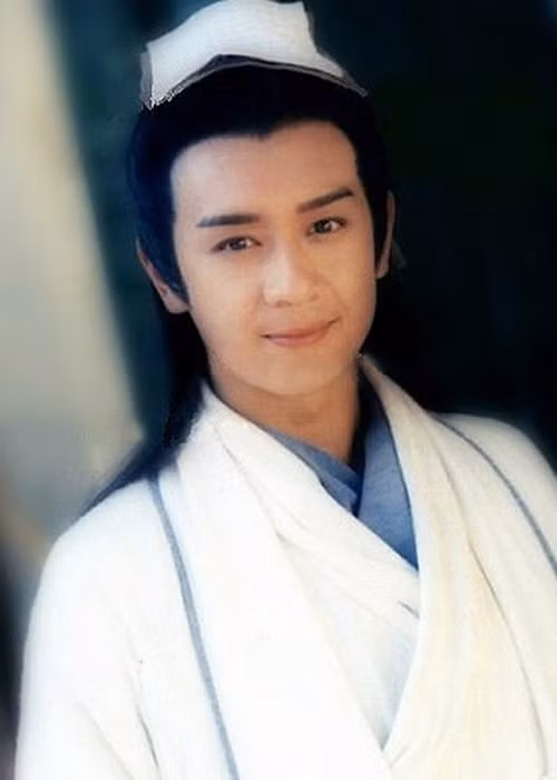 Hình ảnh thư sinh, điển trai của Trần Hạo Dân khi đóng "Thiên long bát bộ".