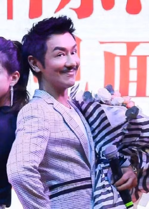 Nhiều người cho rằng Trần Hạo Dân đang trải qua biến chứng của việc phẫu thuật thẩm mỹ.